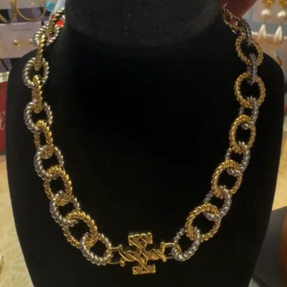 🎁 Tory Burch • gold and silver chunky link chain necklace 
NWT $330